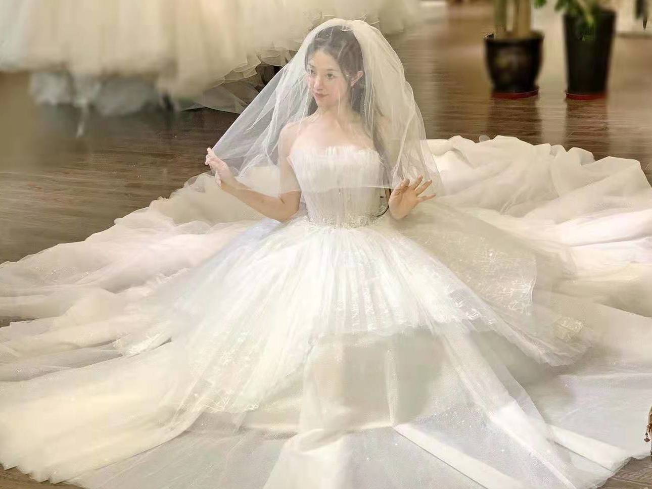 【超人气套餐】4件套租+首席老师全程跟妆