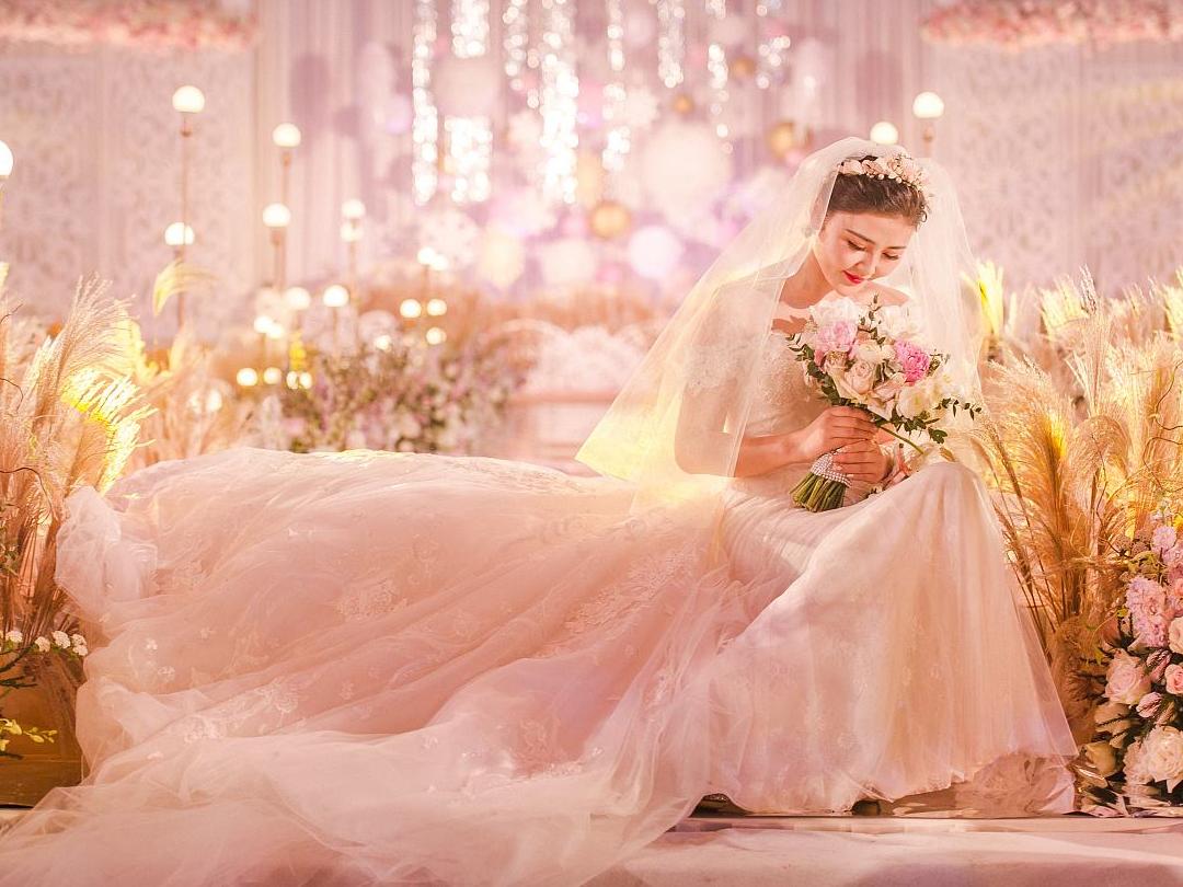 桂林【绚莉婚纱礼服】租赁套餐一新娘专享
