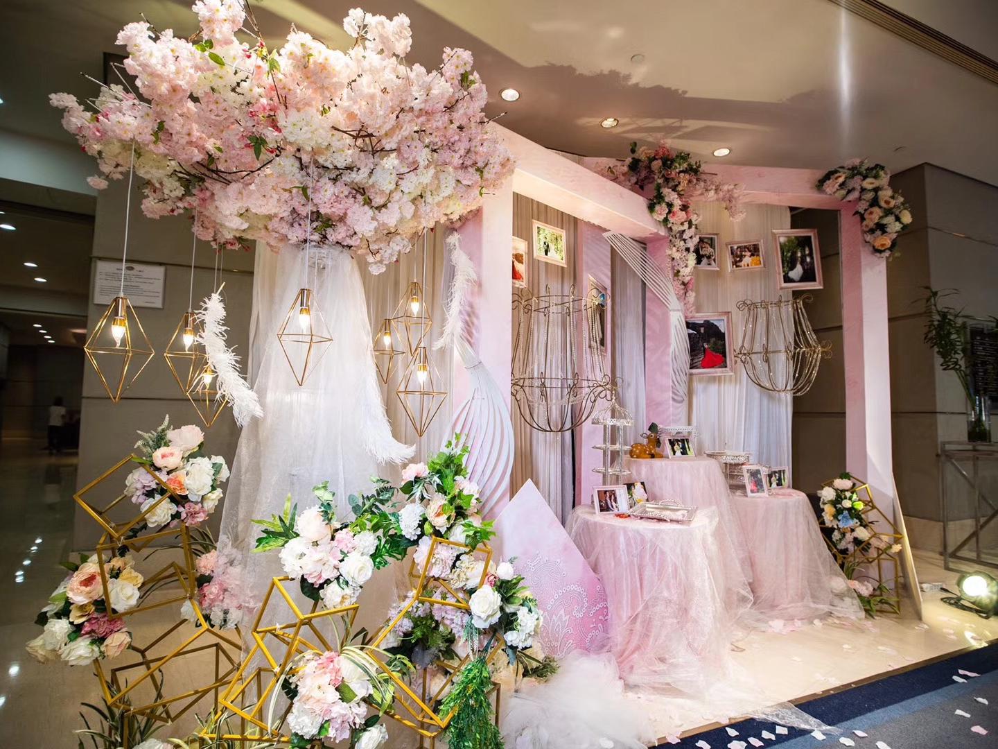 伊甸园高端婚礼明星套系：极光之恋