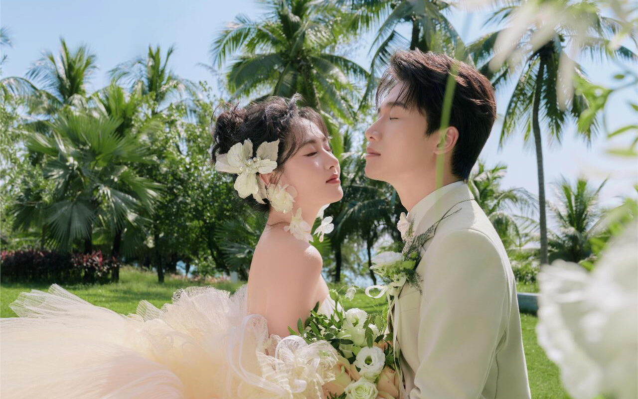 三亚的椰林真的好适合拍森系婚纱照呀