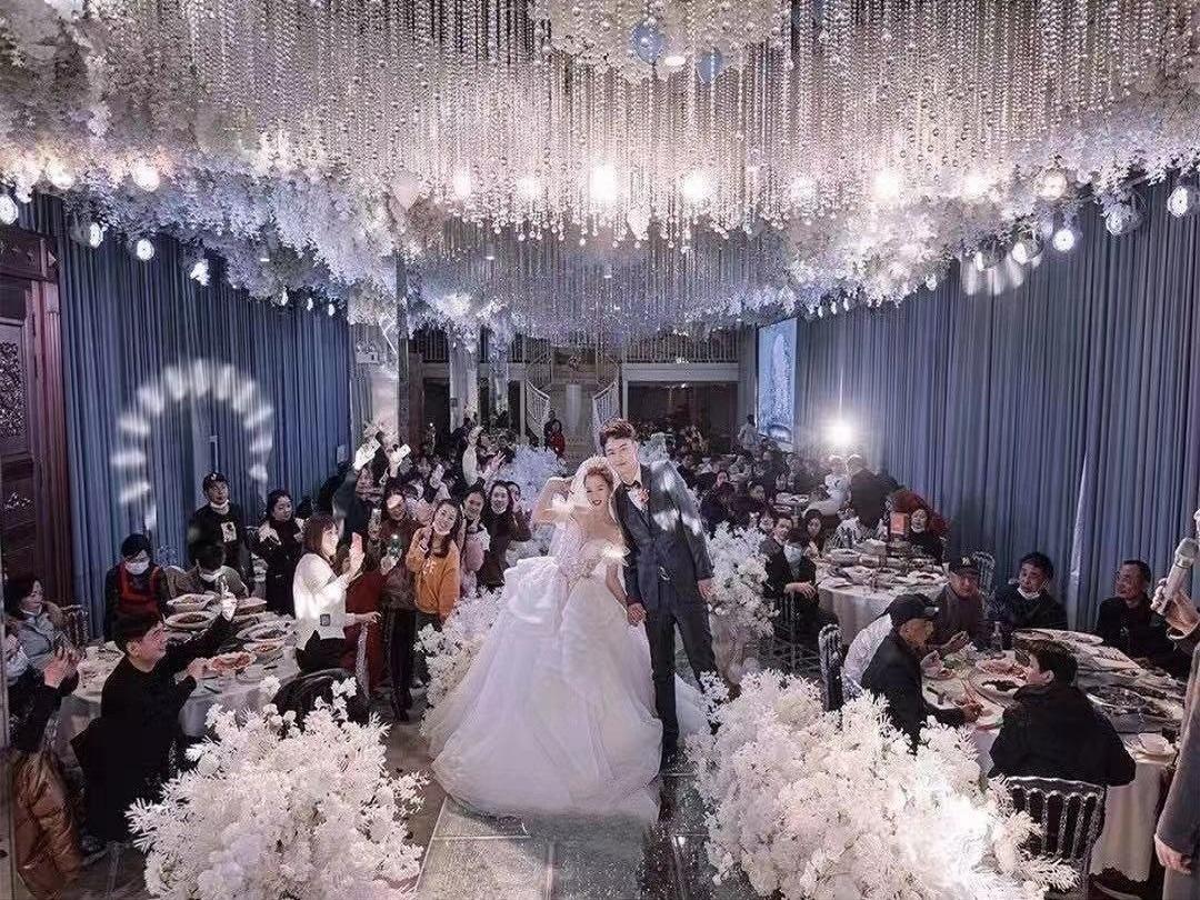 资深化妆师全程跟妆+1个妈妈妆