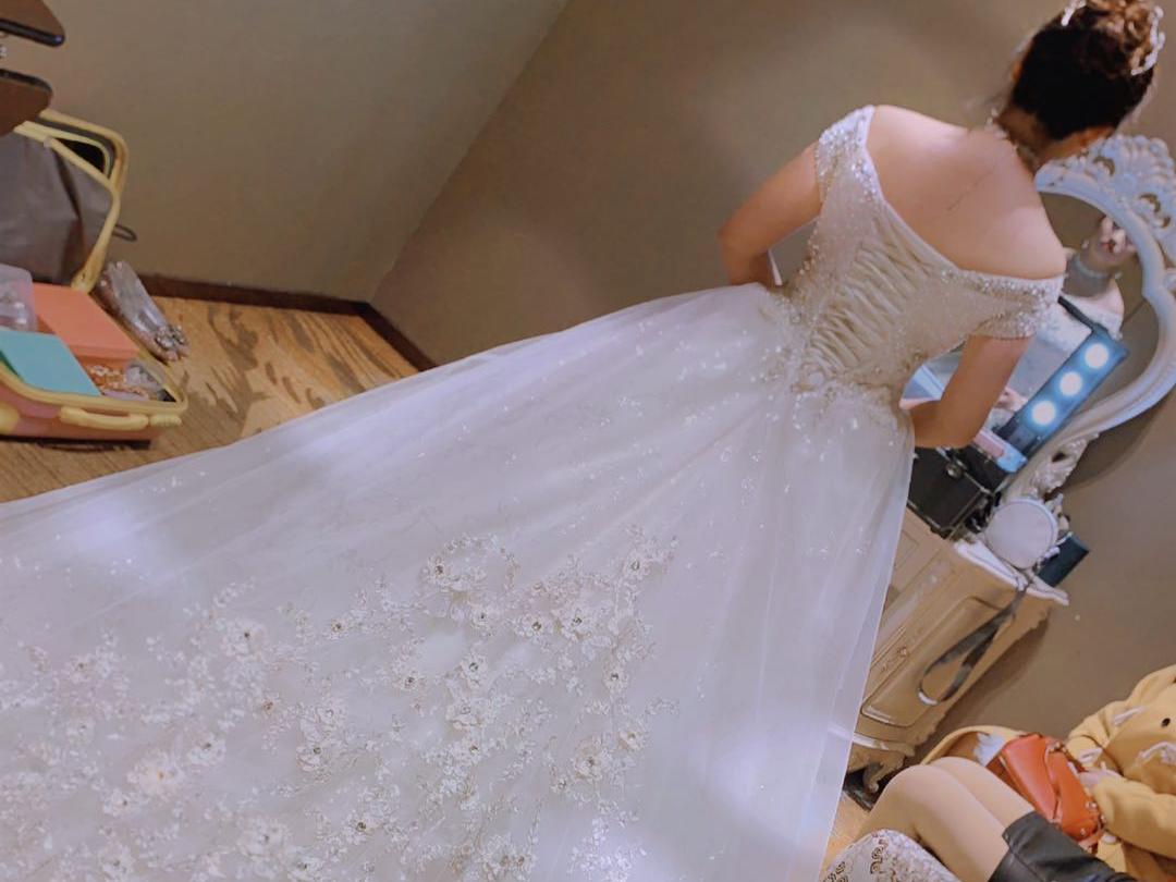 总监档全天跟妆+免租婚纱+亲友妆