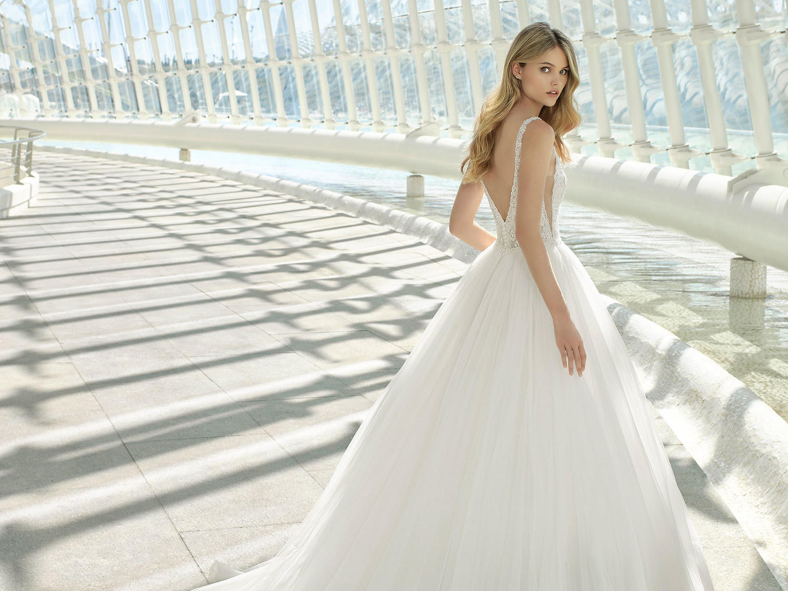 一价全包结婚必选二对一服务 总监妆发+婚纱套系