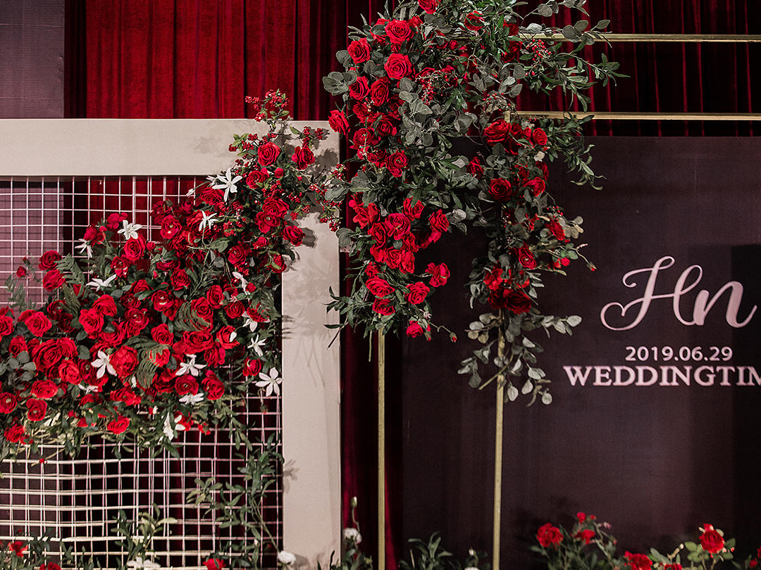 【大事婚礼】#甜蜜LOVE# 红黑金婚礼主题