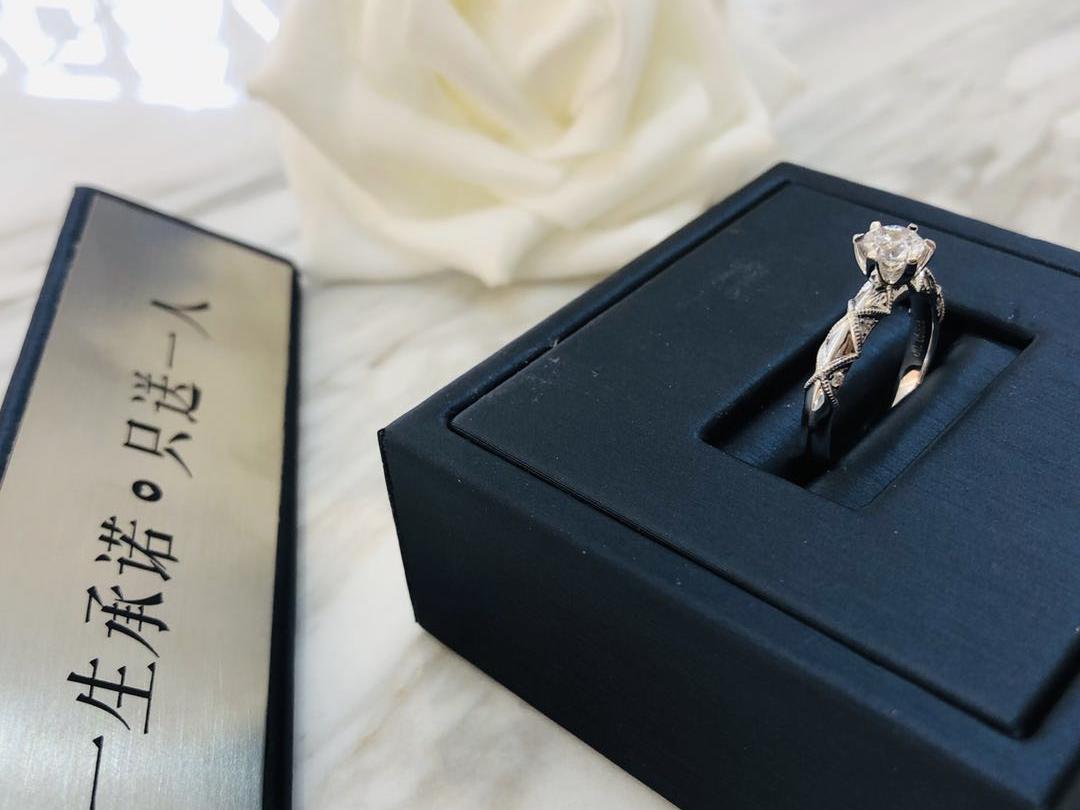 #钻戒#  钻石恋人——私定 幸福时刻钻戒