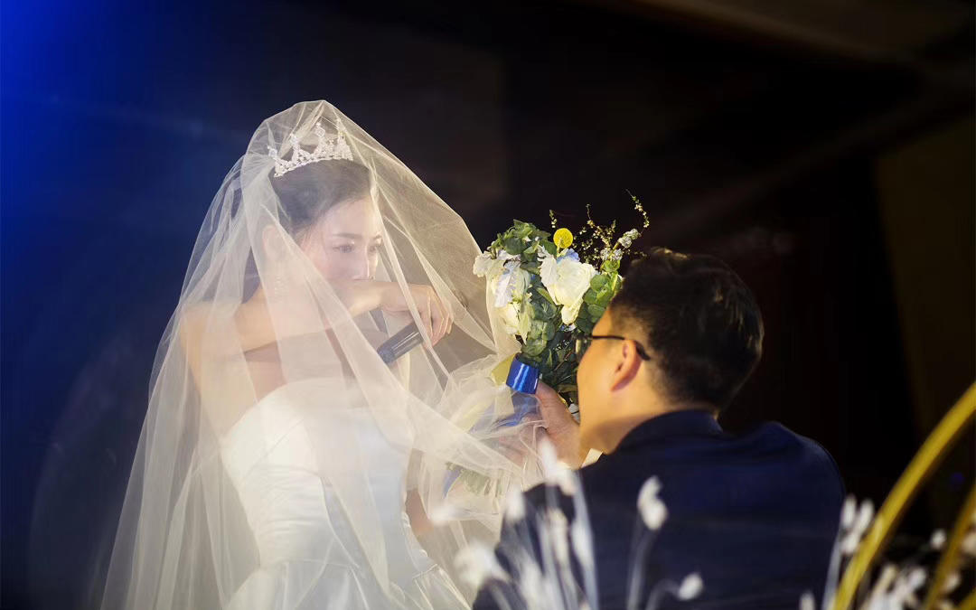 Awei婚礼西服定制&遇到爱情，嫁给爱情