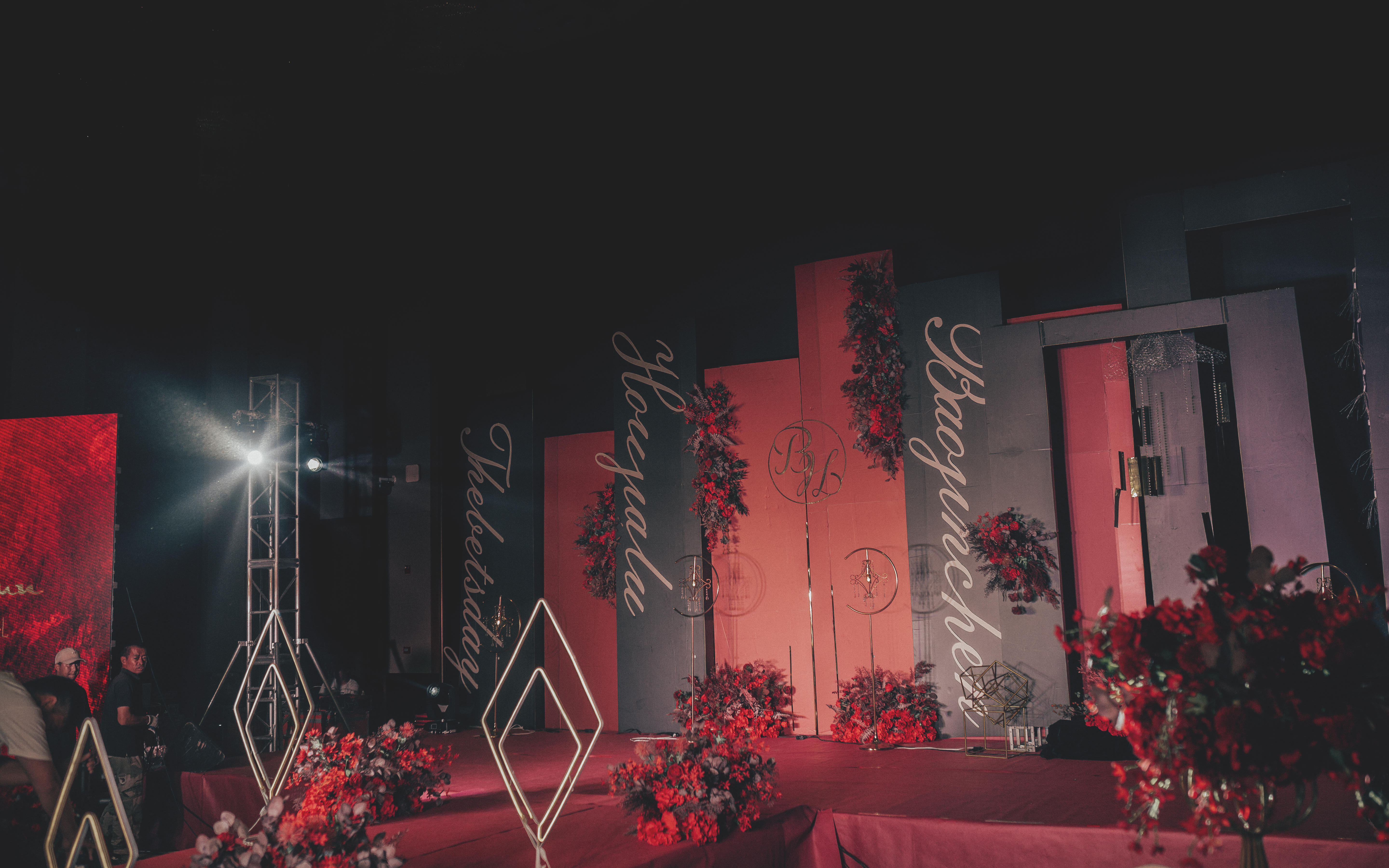 【艾尚婚礼策划】红与黑的热烈碰撞