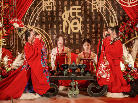 红色-大气-中式风-汉式婚礼