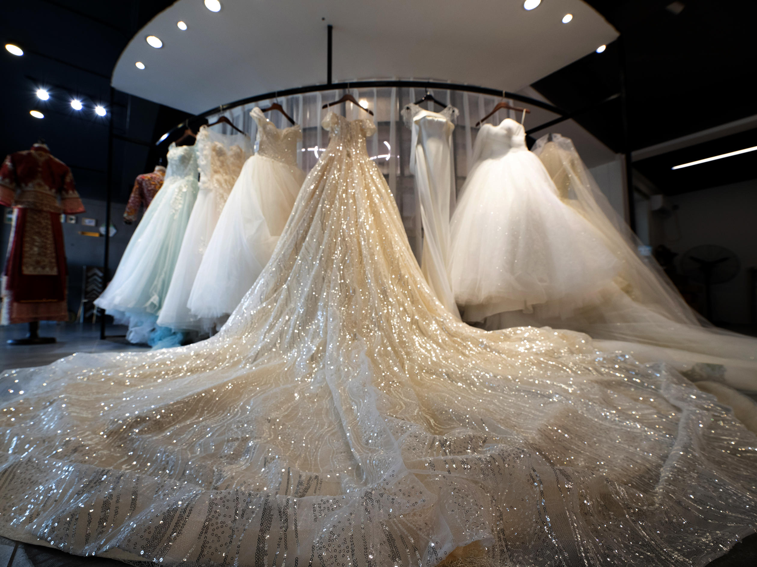 【 盛夏钜惠】【四件超值劲爆价】+送高定新娘晨袍