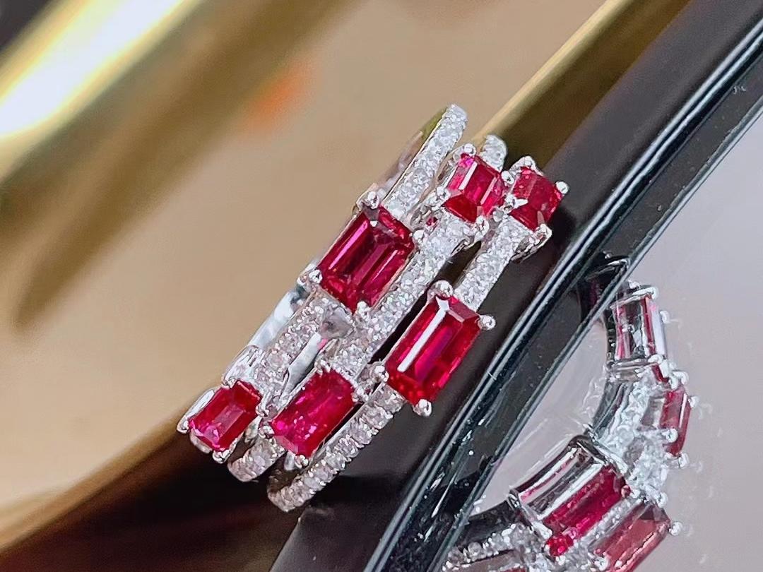 新颖时尚的设计款红宝石排戒~喜欢的小姐姐不要错过