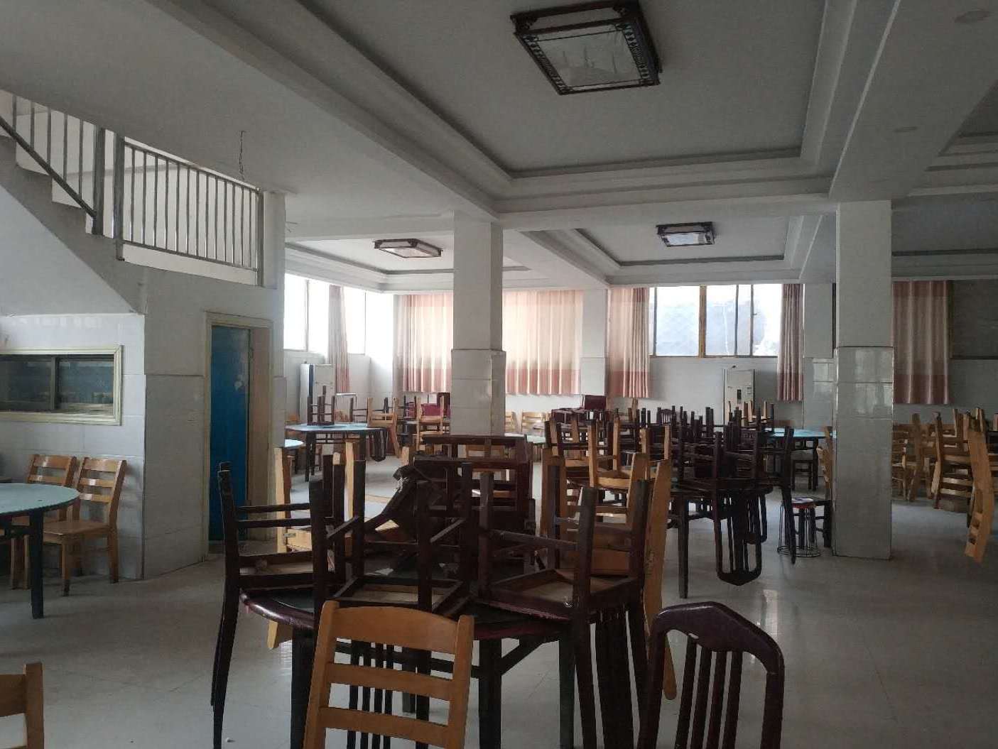 【简爱婚礼】厅小柱子多 小型婚礼定制 