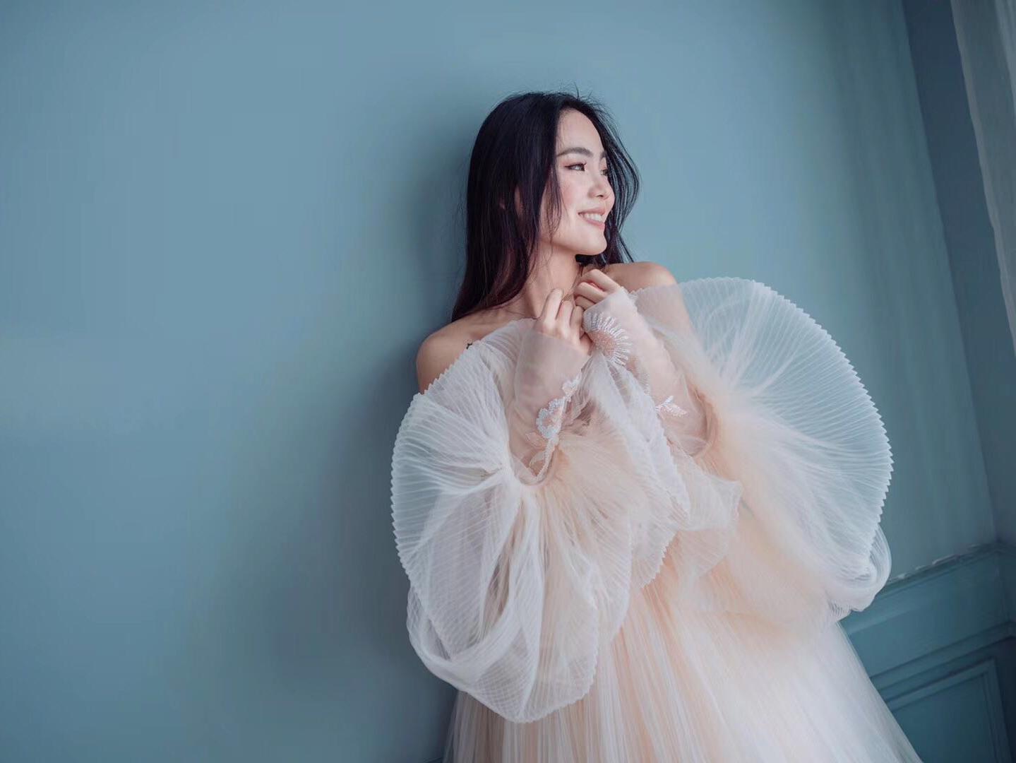 性价比推荐】9件租赁含主纱大拖+婚礼跟妆化妆师