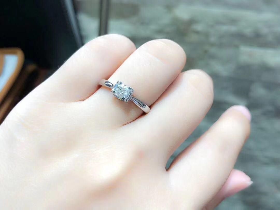 QC超值婚戒 经典4爪  戴妃牛头款30分