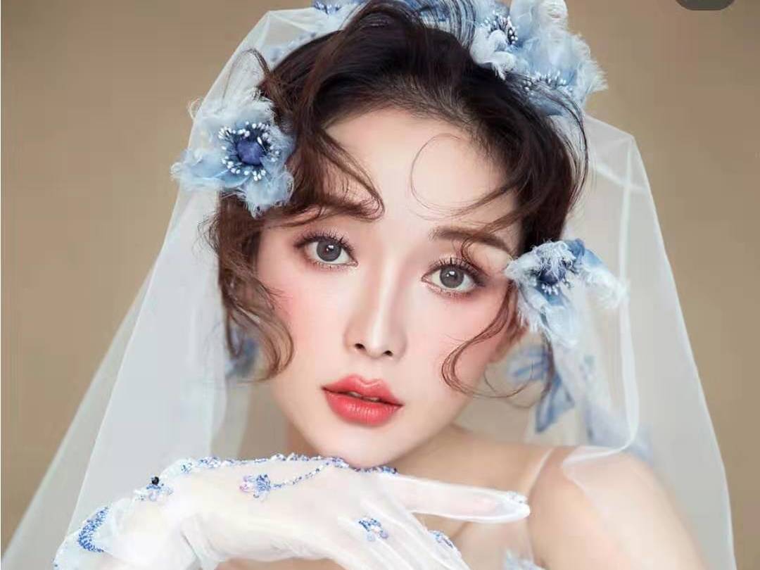 VIP化妆老师全程跟妆+三套造型私人定制