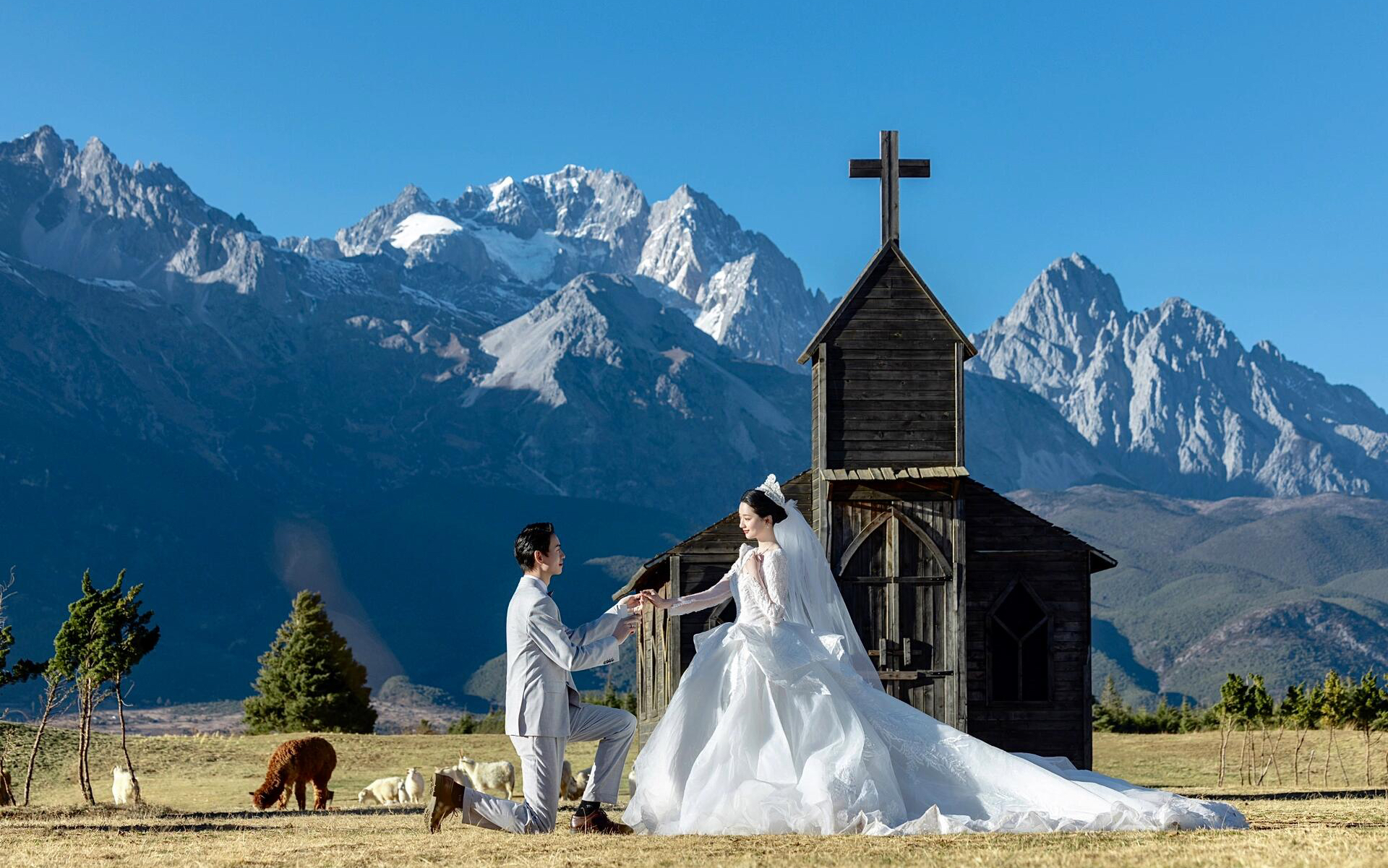 当雪山遇上教堂，当你遇到我