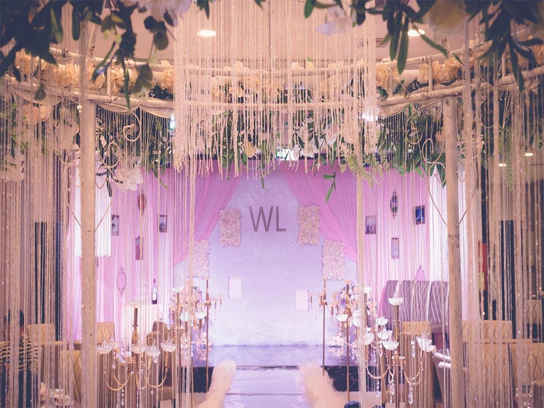 唯美大型高端仿真花墙喷绘造型