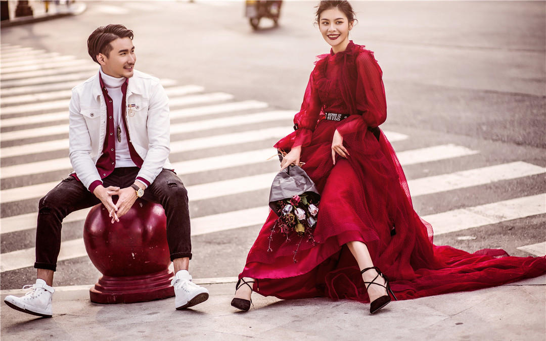 蒙娜丽莎·城市旅拍婚纱照