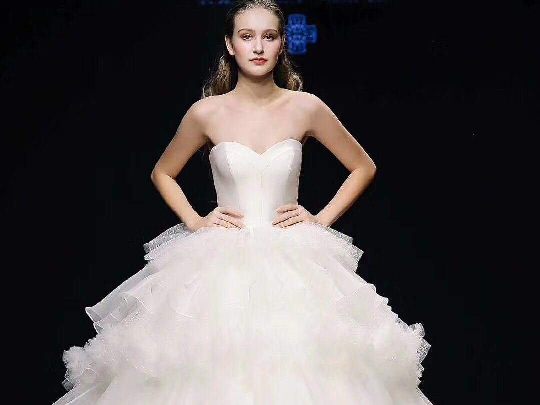 4件套超值租赁 全款送中式婚鞋