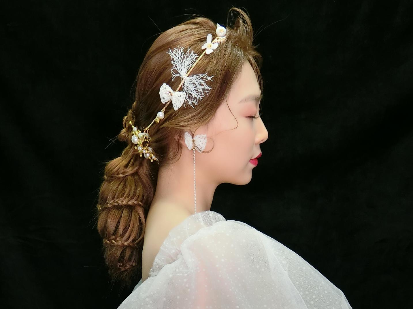 《红馆新娘》首席级化妆师----颖儿老师