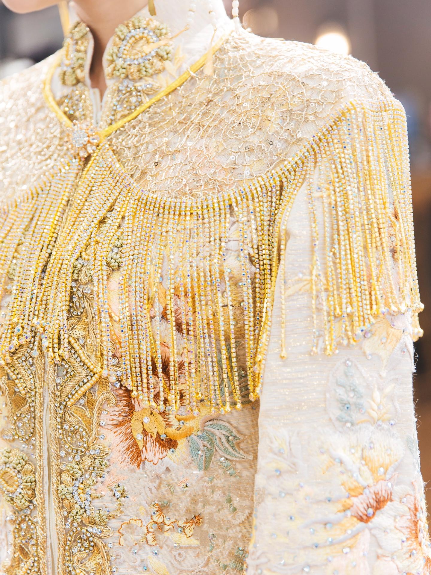 中式婚服+凤冠霞帔高级妆面造型