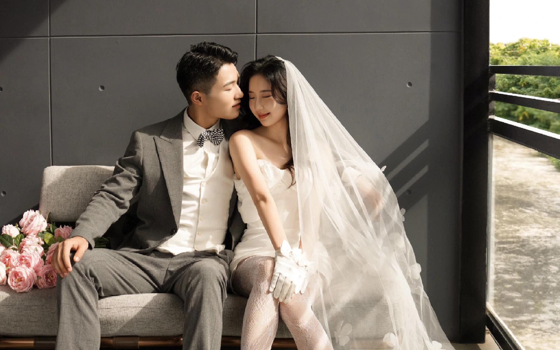 咖啡館街拍婚紗照｜愛情的文藝范拉滿