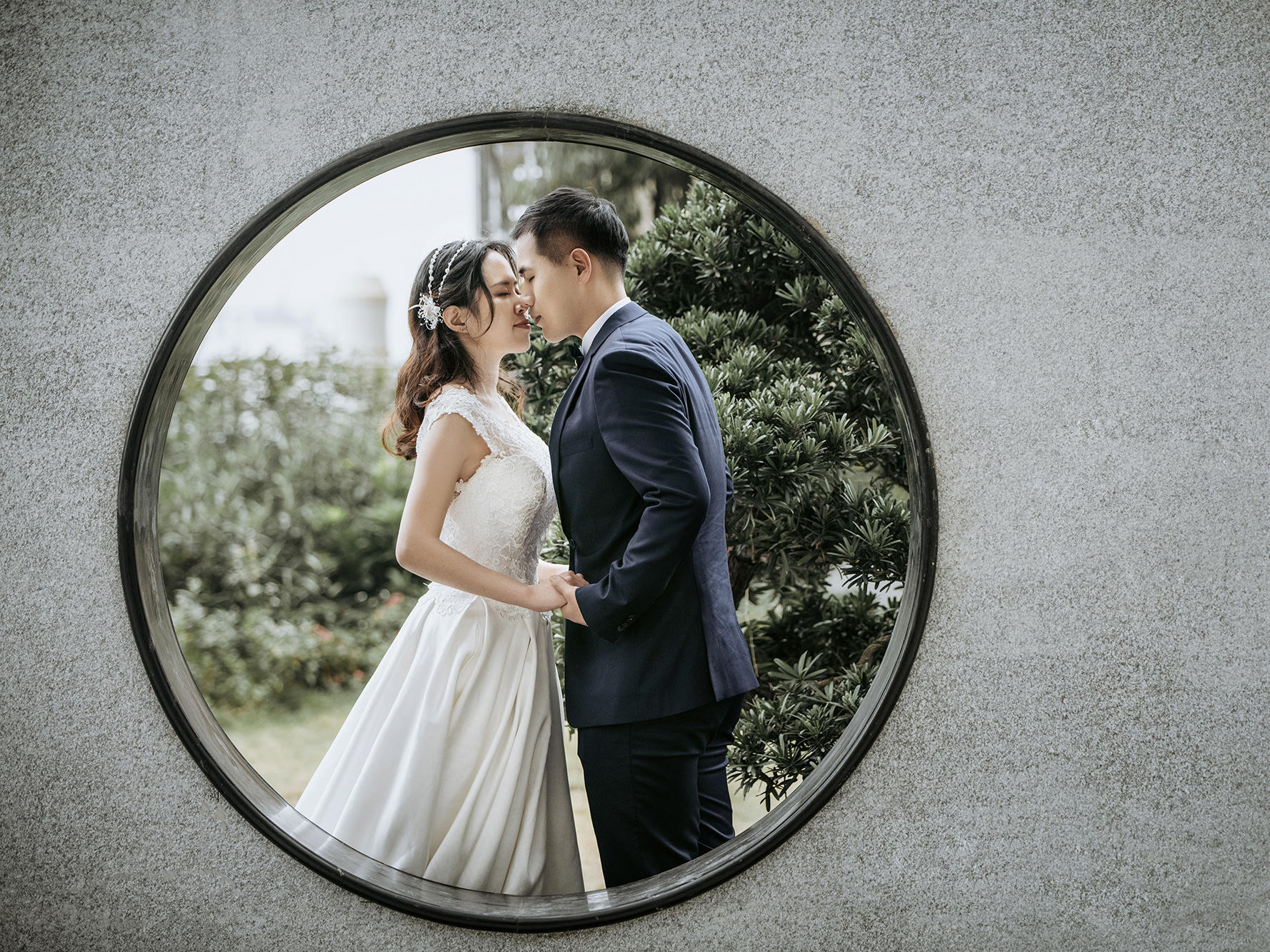 【Ever特惠】婚纱三件套+高级化妆师半天跟妆