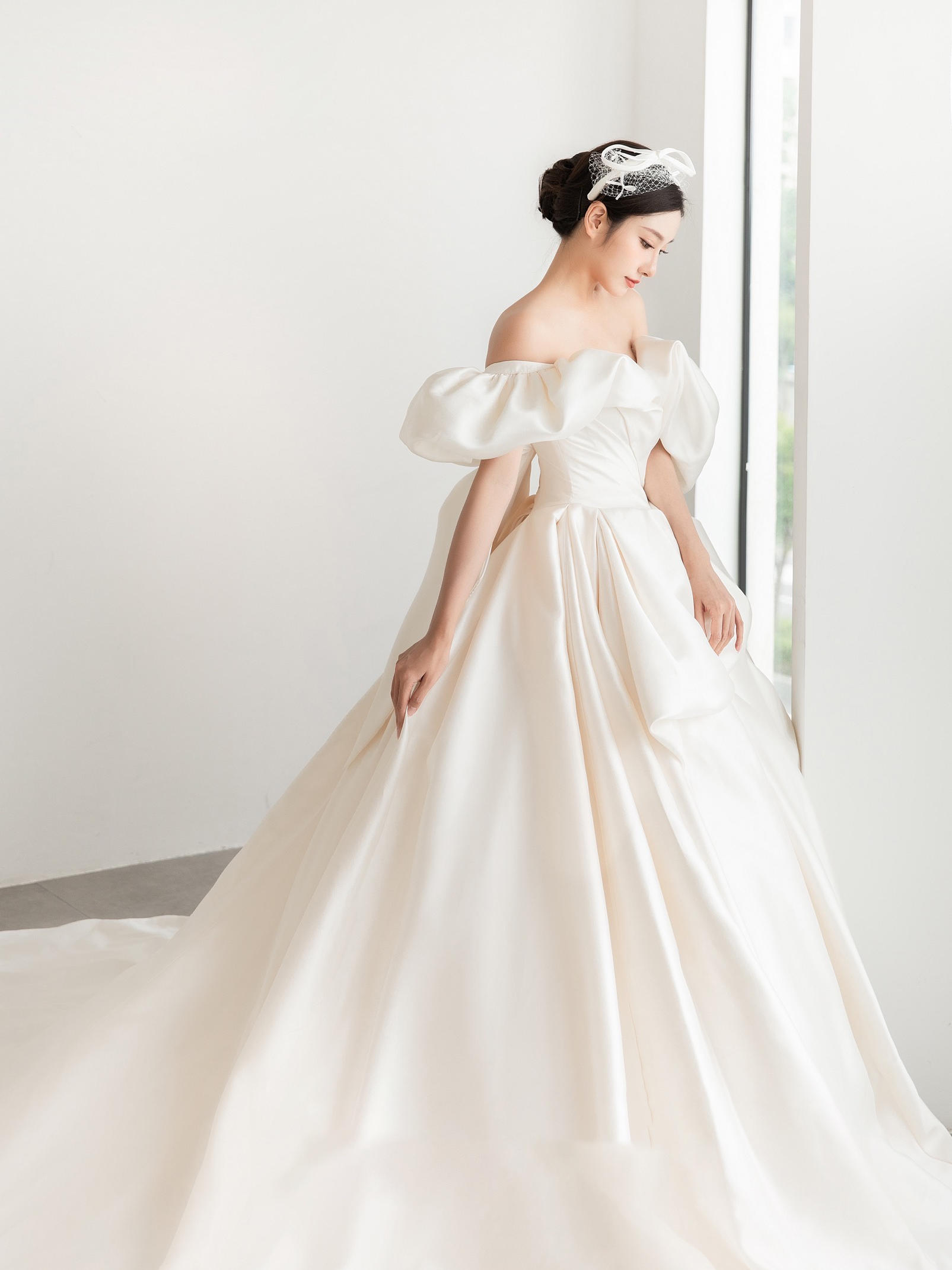 《特惠套餐》长拖尾主婚纱+敬酒服男士礼服《特惠》