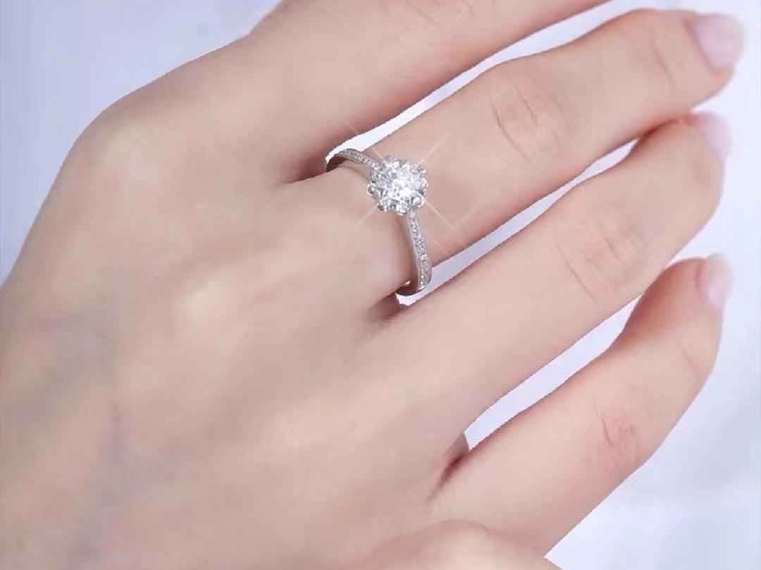 Hengyue 钻戒 绒花