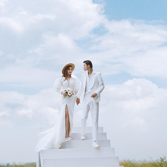 草坪婚纱照丨清新夏日时光