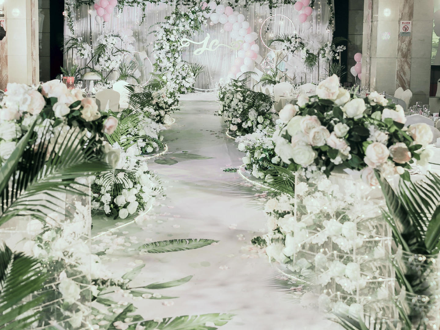 清新白绿色系---浪漫气球---适用低层高宴会厅