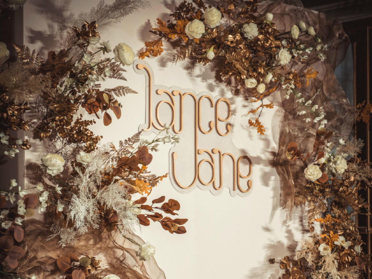 贺新店开业 极简风 大气《情愫》