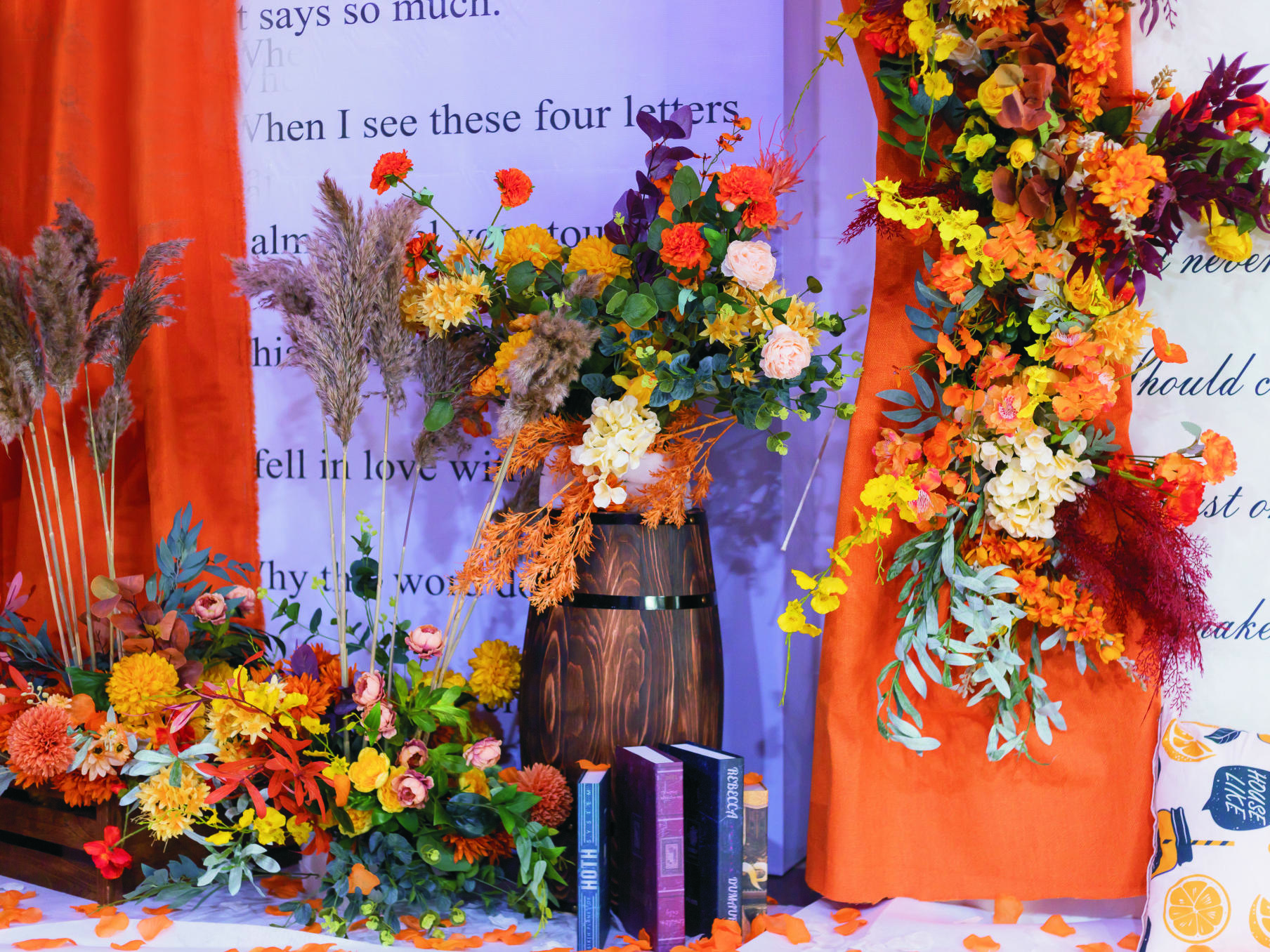 成熟的橘色，象征橙色的爱情——橙色的婚礼