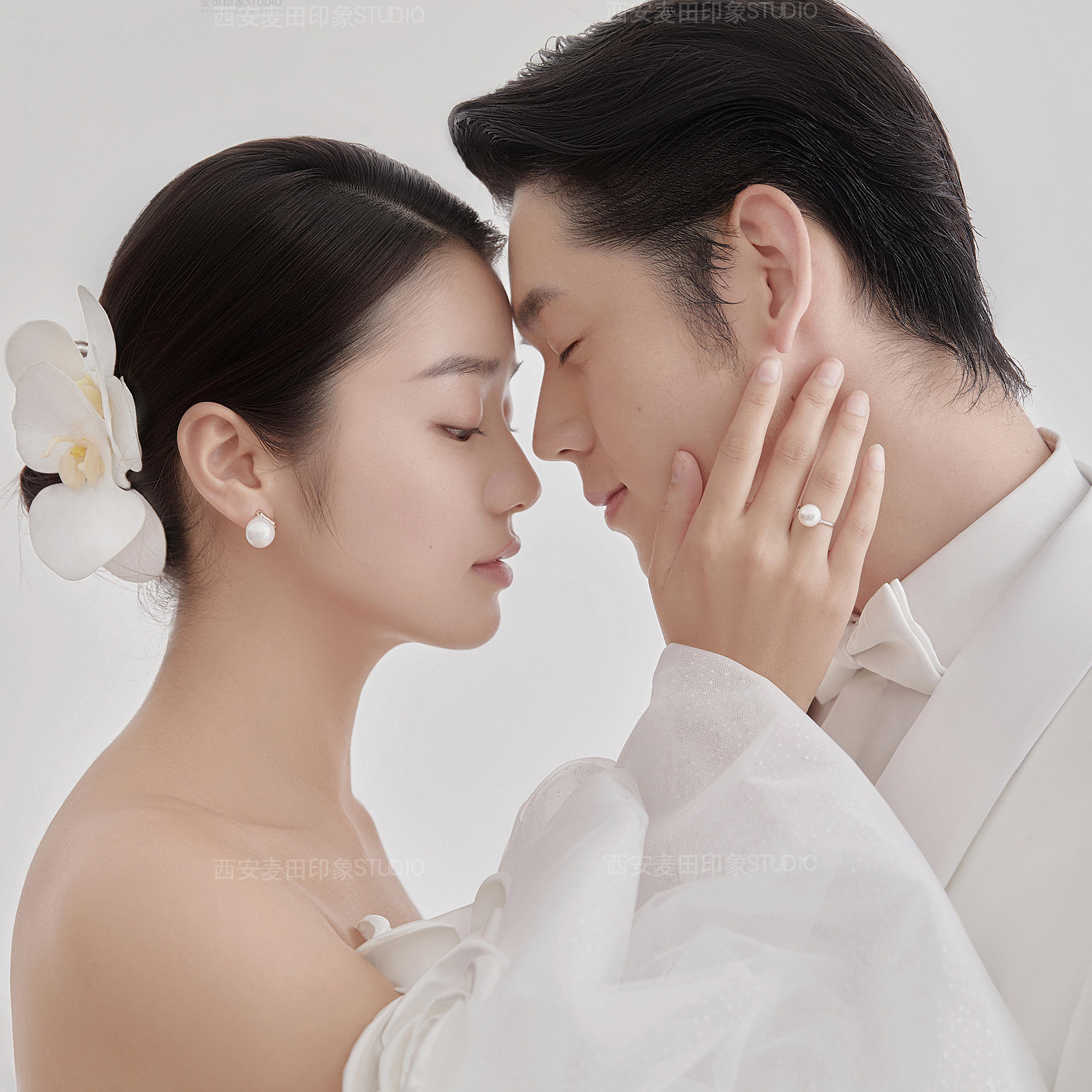 麥田印象高級(jí)設(shè)計(jì)婚紗照 