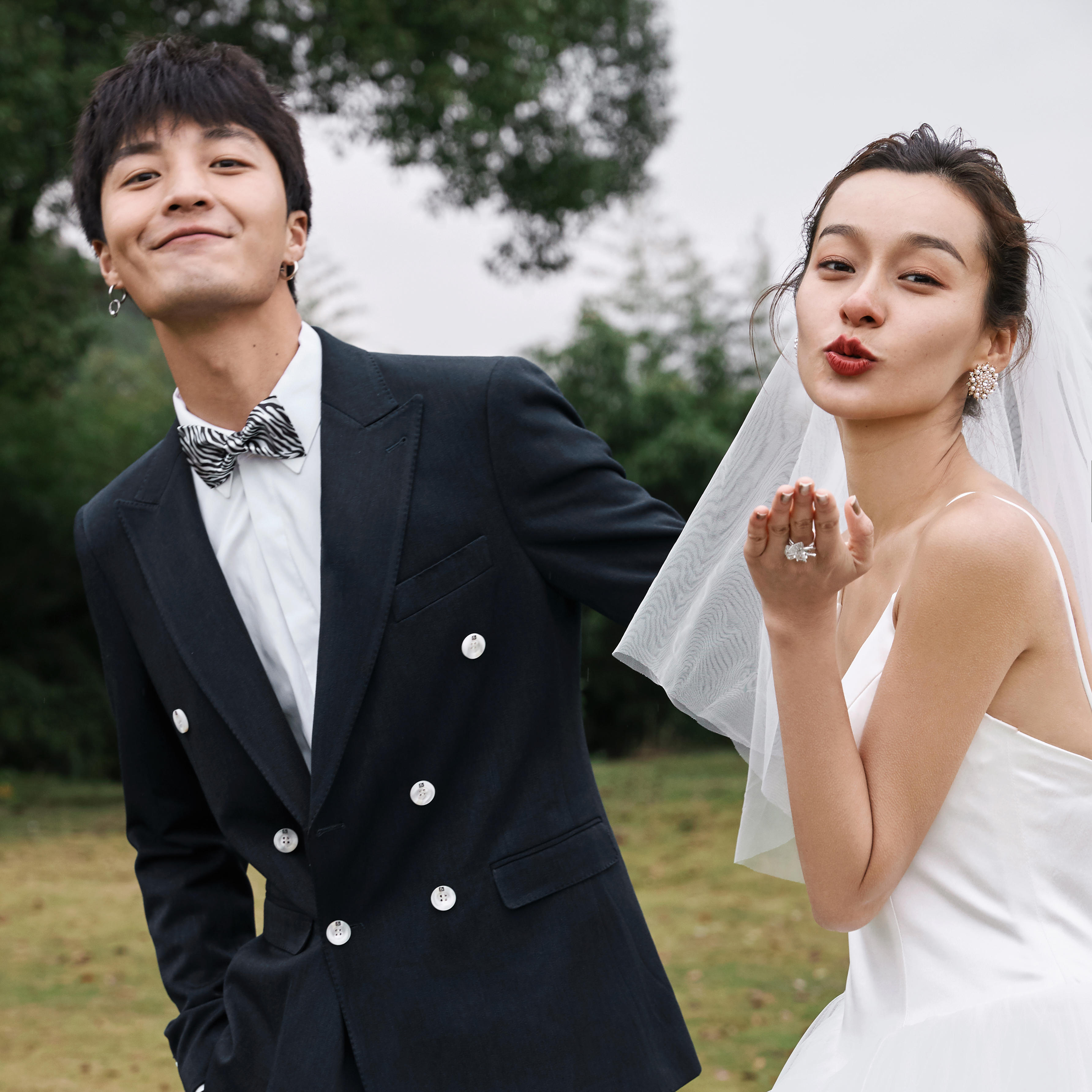 ▸网红重庆+特色夜景+电影美学婚纱照系列