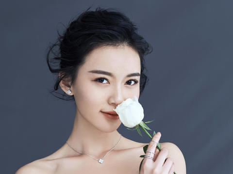 时尚韩式新娘-特级化妆师