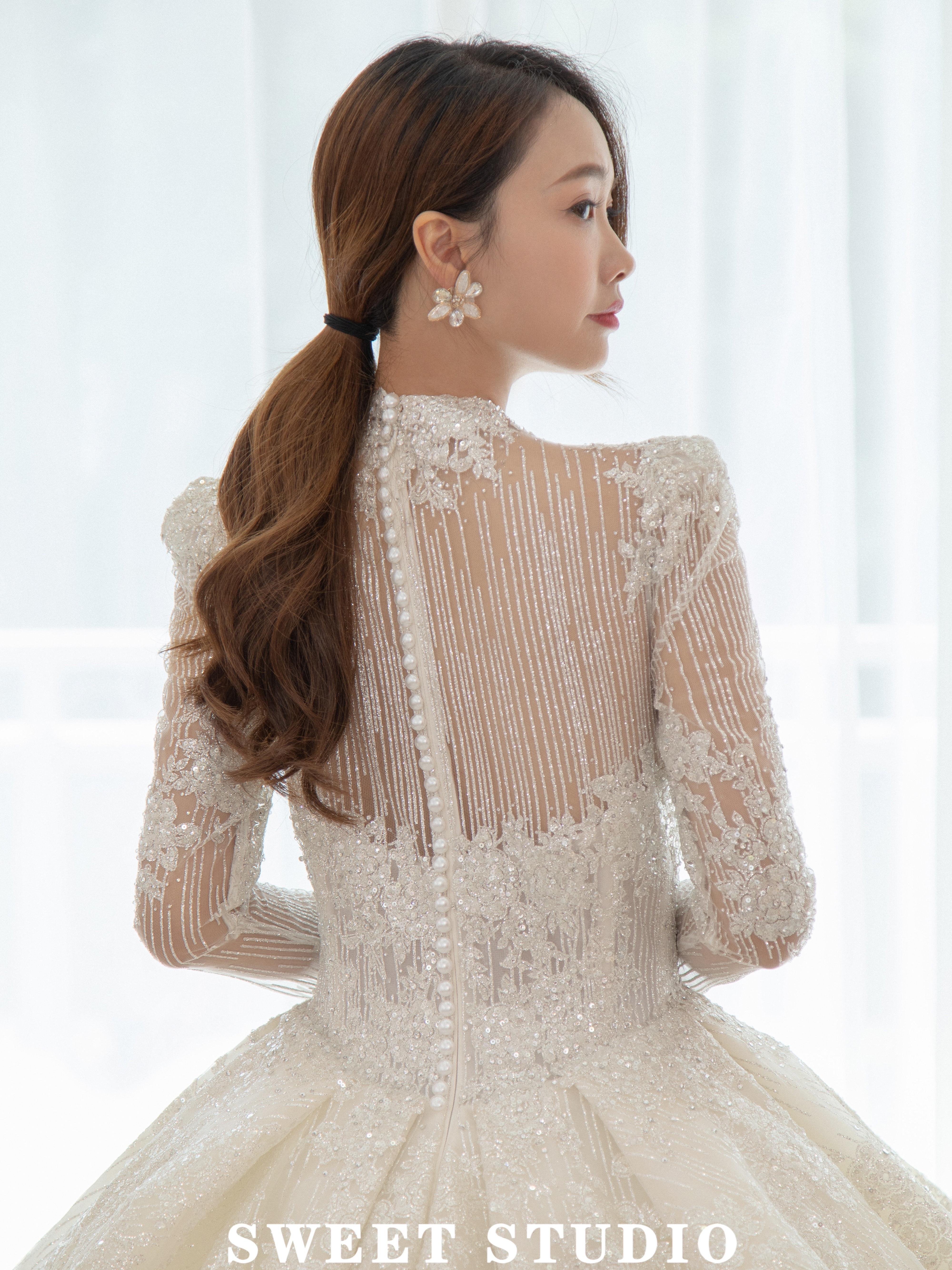 【皇家尊享】皇室大拖婚纱+总监全程跟妆套餐