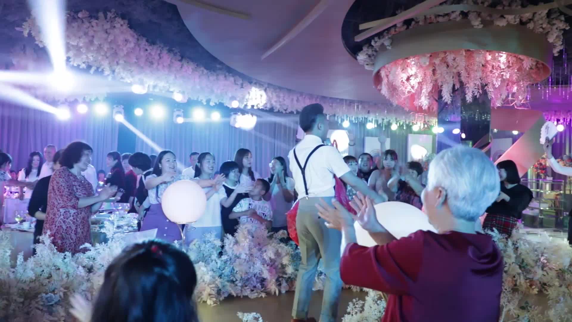 主持人李龙 萨克斯演奏 婚礼上唱歌互动