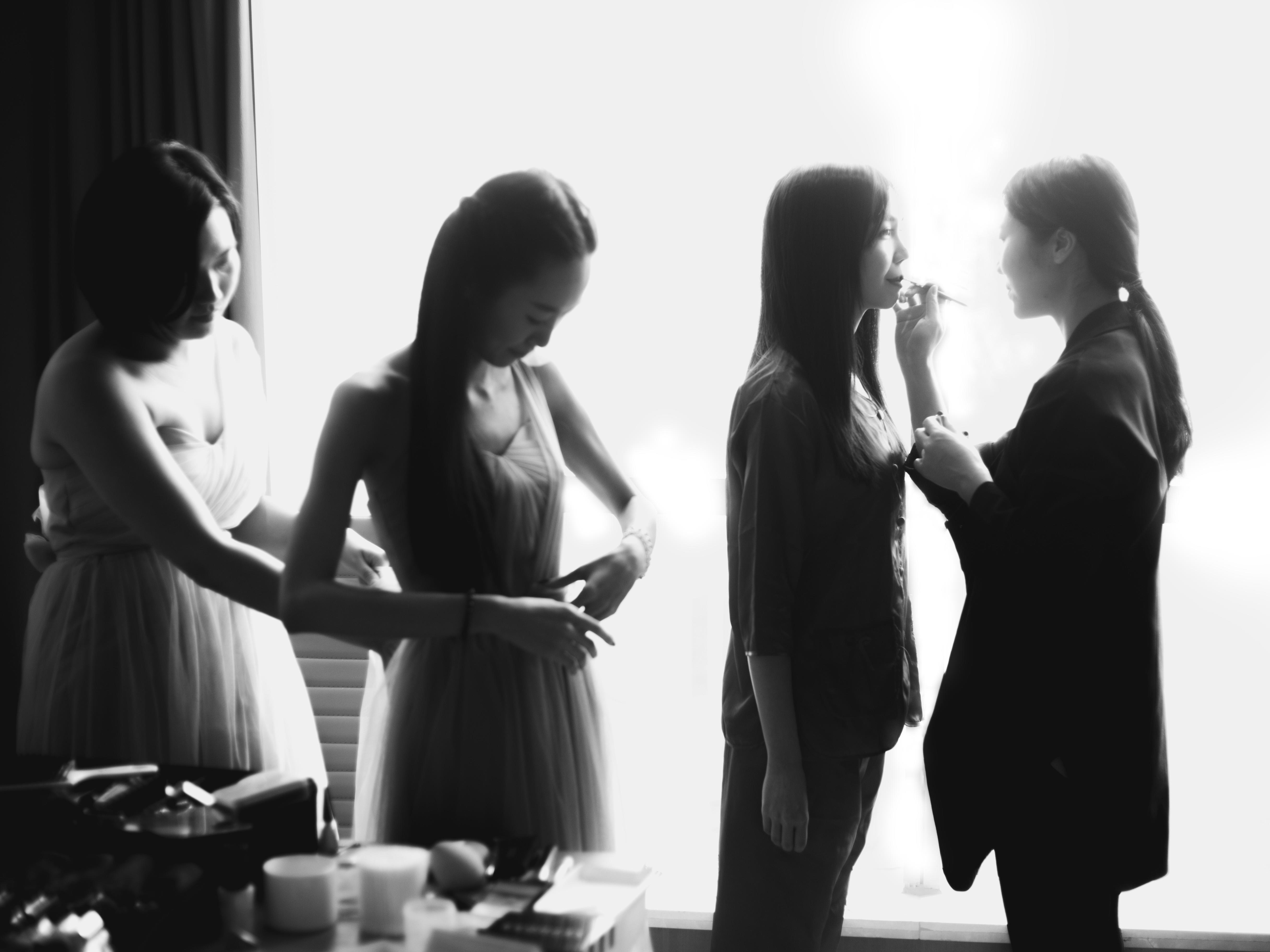 【榜单热销】资深化妆师全天贴身跟妆(送两个亲友妆