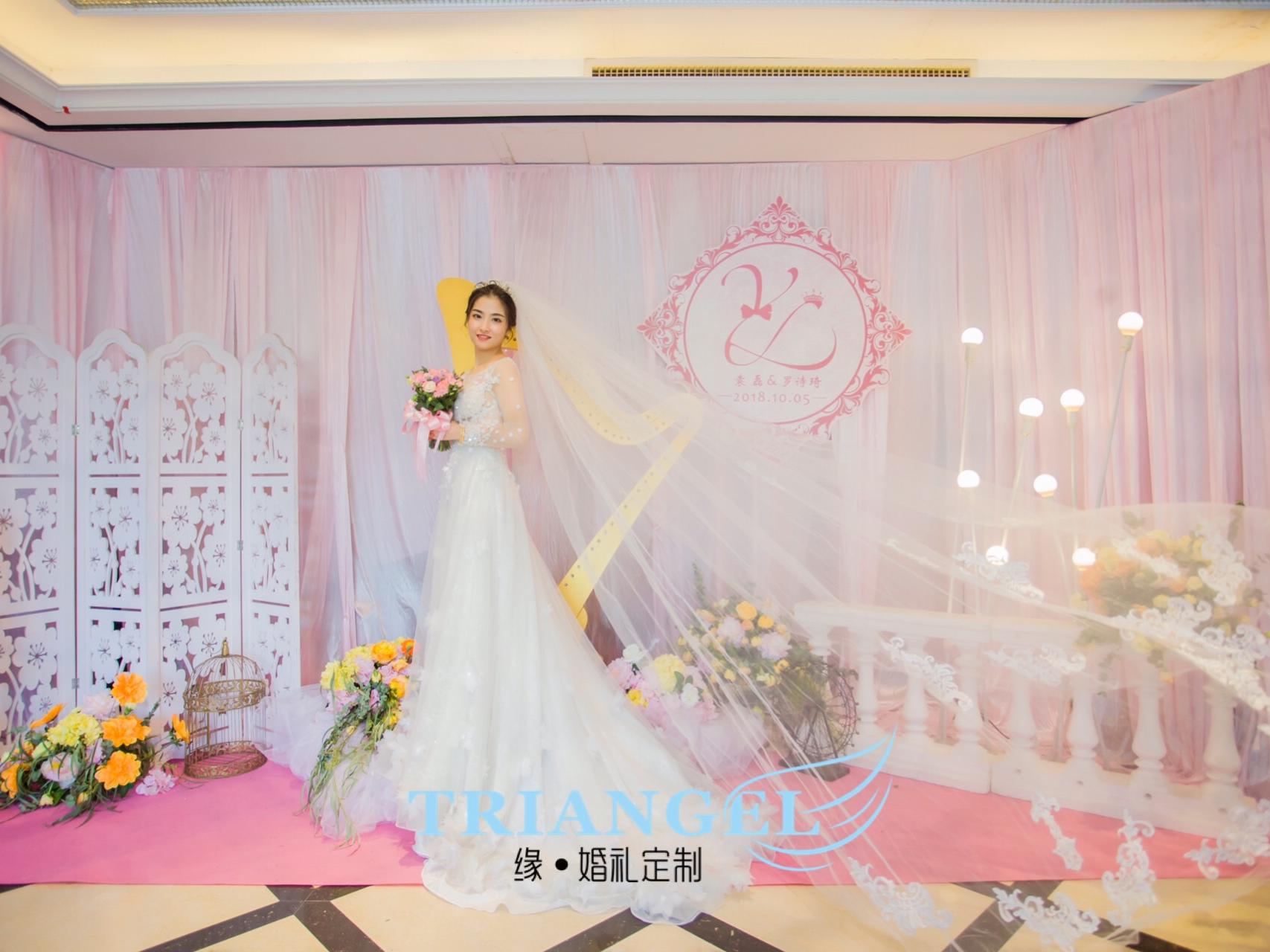 婚纱布置_婚纱情侣头像
