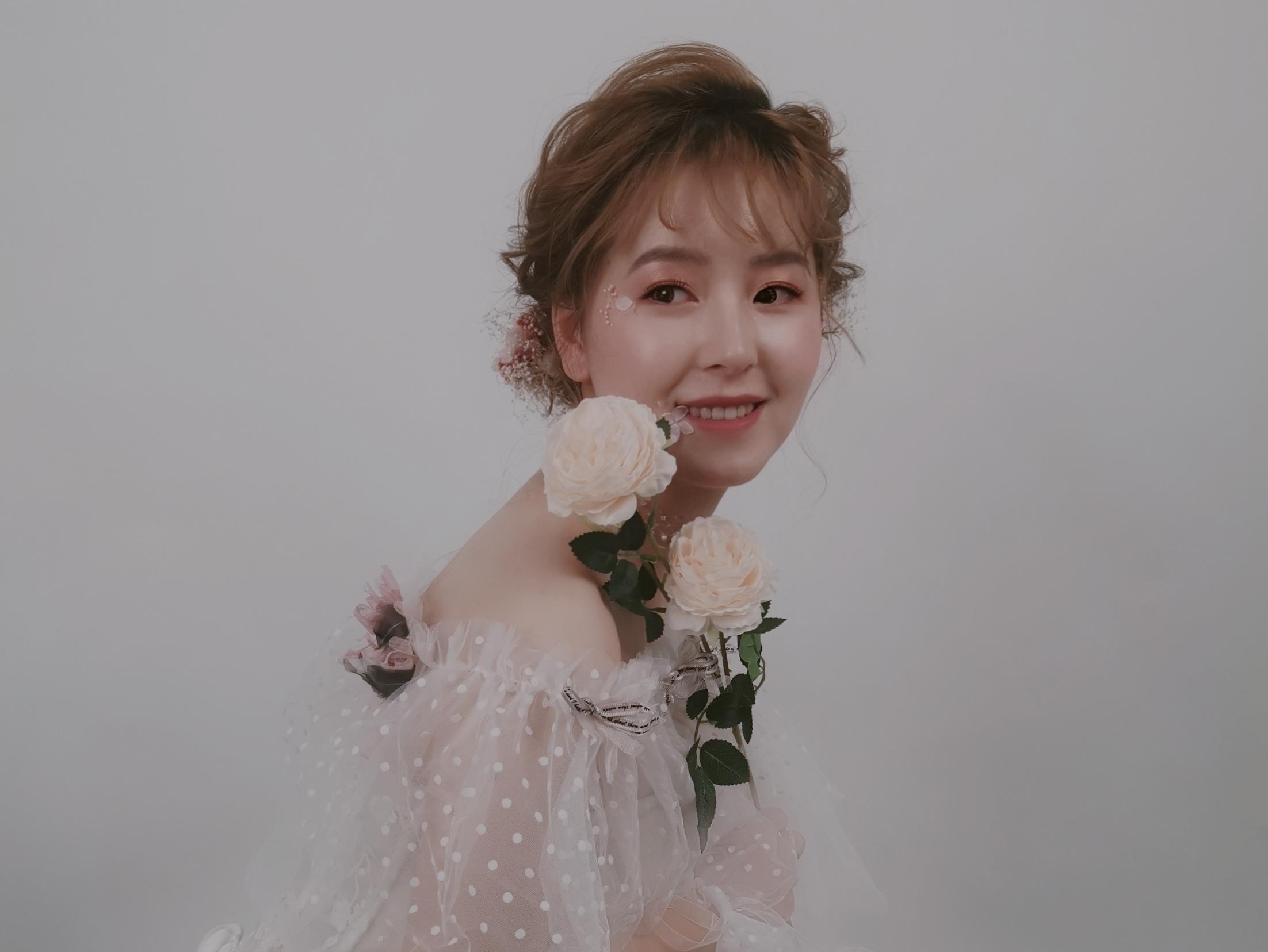 资深档全程跟妆2造型唯美简约妆容 送亲友妆