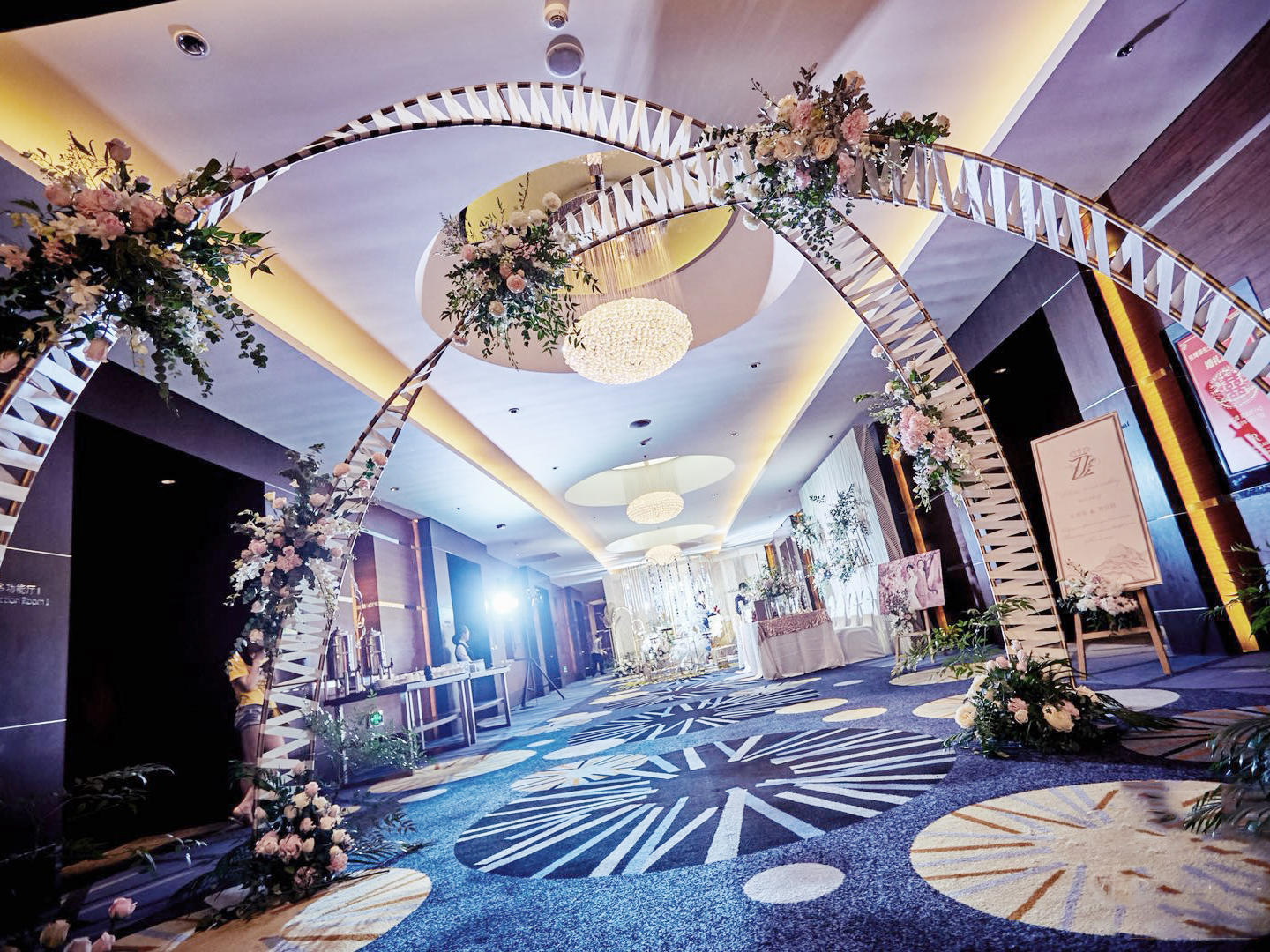 伊甸园高端婚礼明星套系：极光之恋