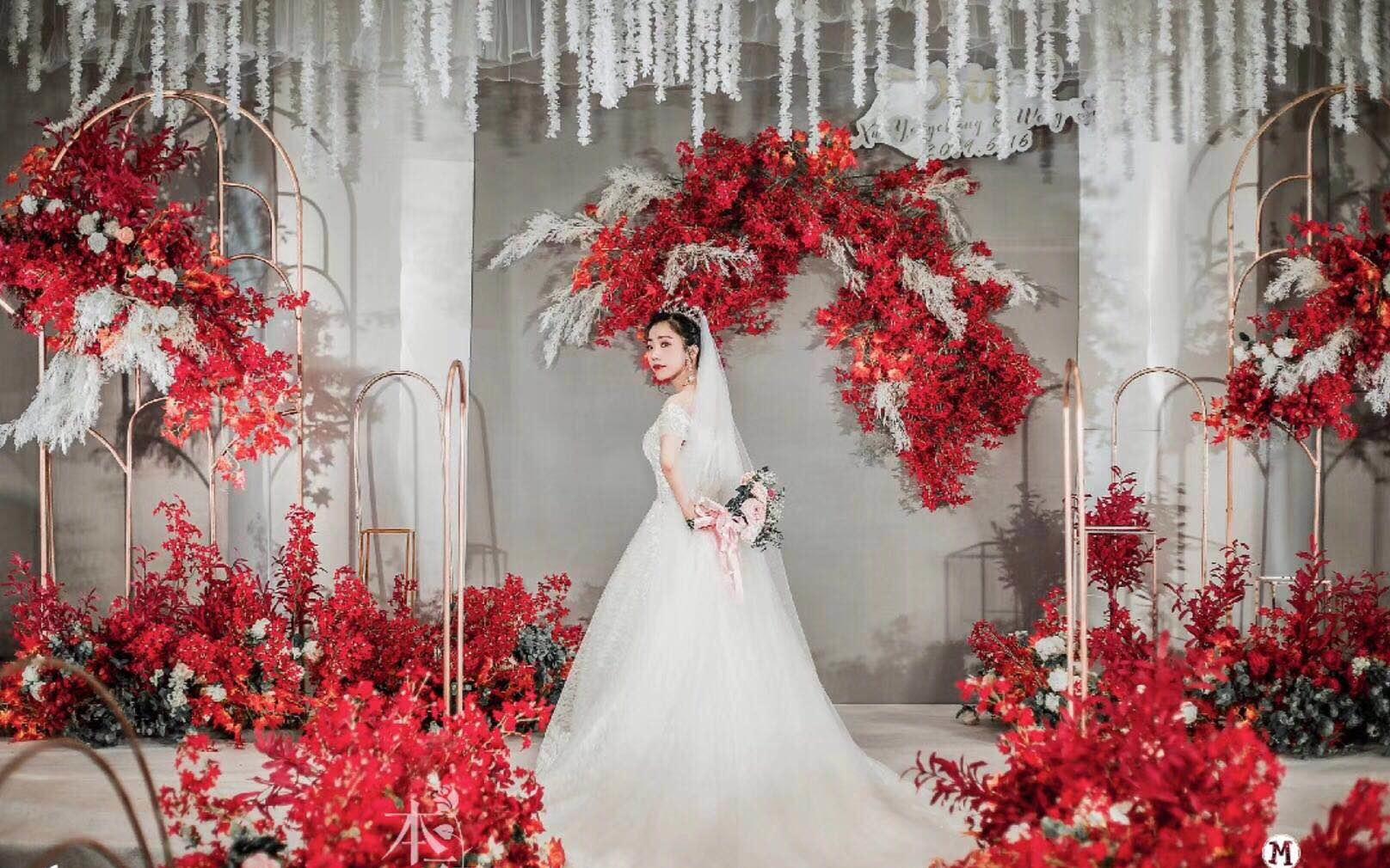 【BETRUE•本初婚纱】