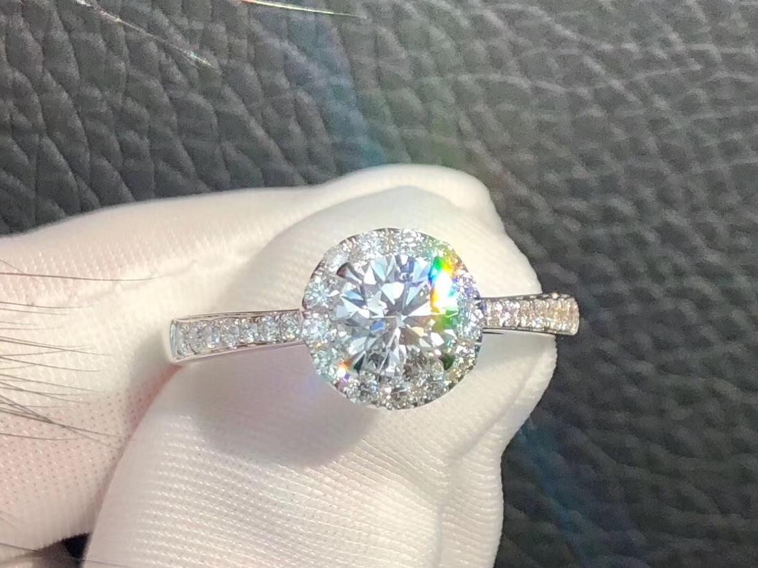 「时匠珠宝」钻戒 显钻系列围镶款