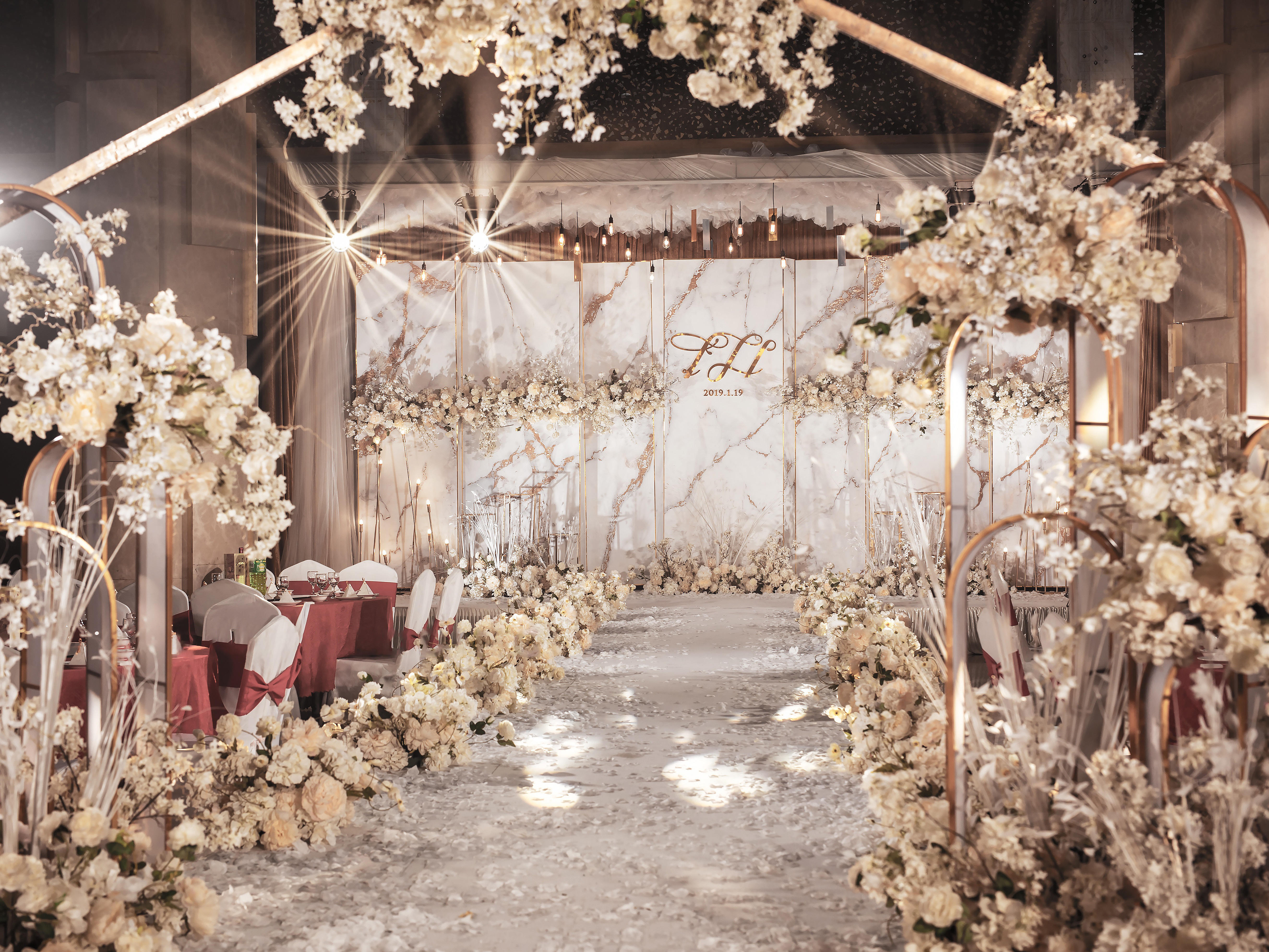 【十堰萝亚婚礼】香槟色西式婚礼 设计效果满分