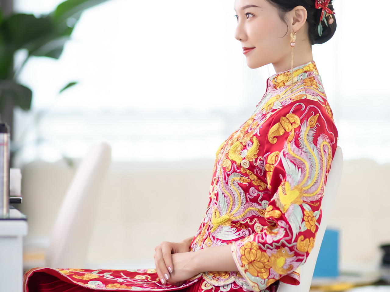 【泰华店当天有效】新娘跟妆+秀禾/托尾/敬酒服妆