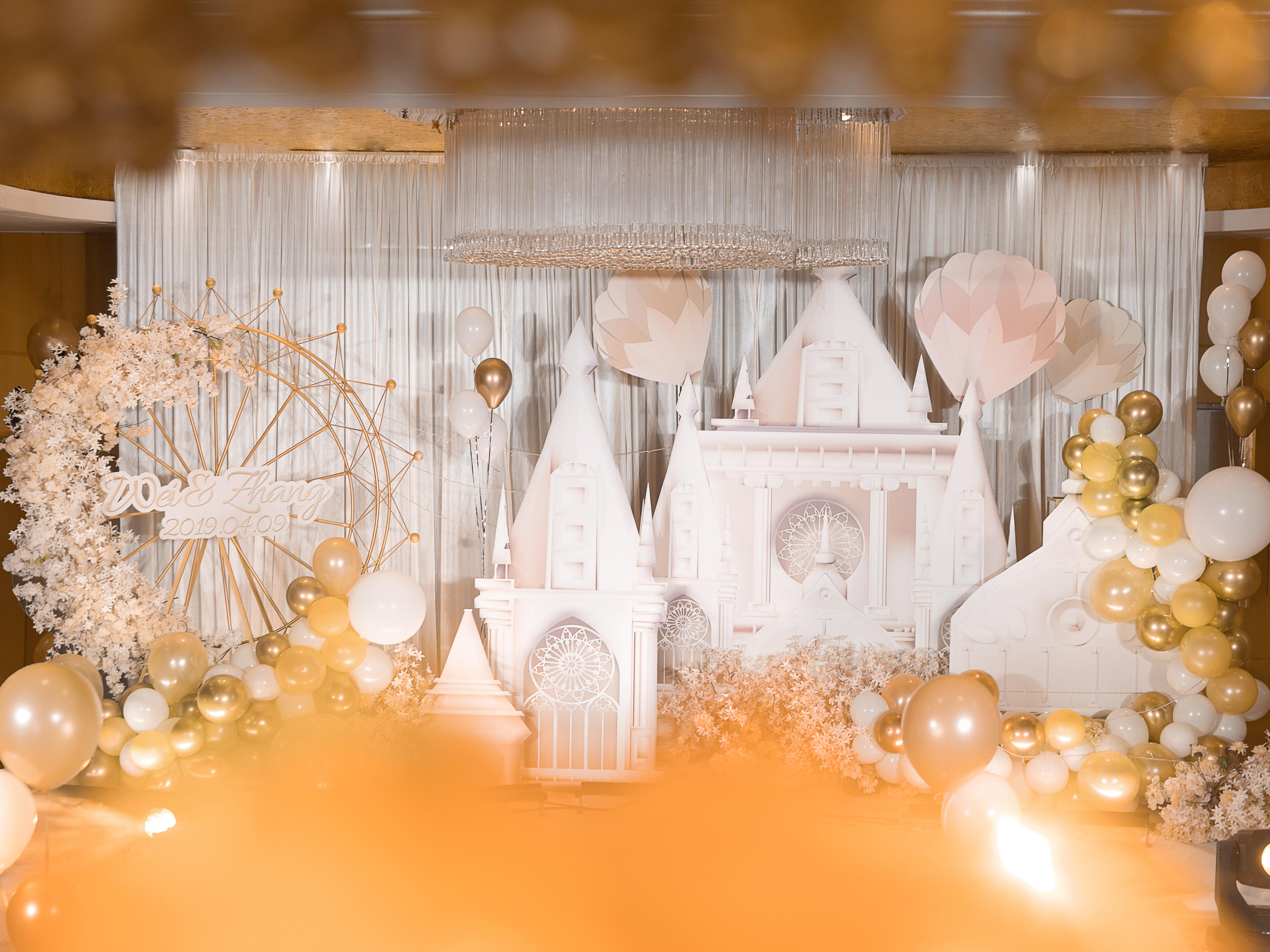 千寻婚礼——《温暖》香槟梦幻城堡限时赠送花艺套餐