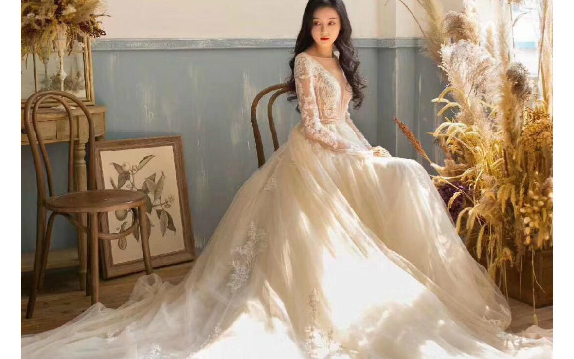 【娶•爱 限时特惠】优雅拖尾轻纱+红秀禾+敬酒服