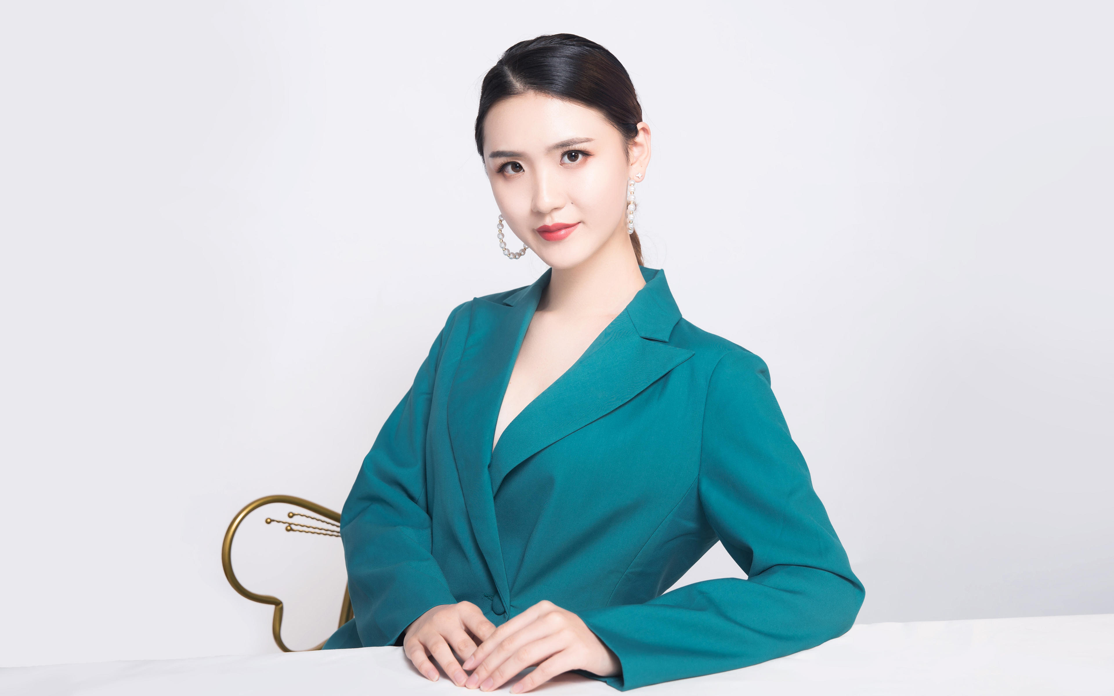 定制个人形象照（你的形象“值”千万）