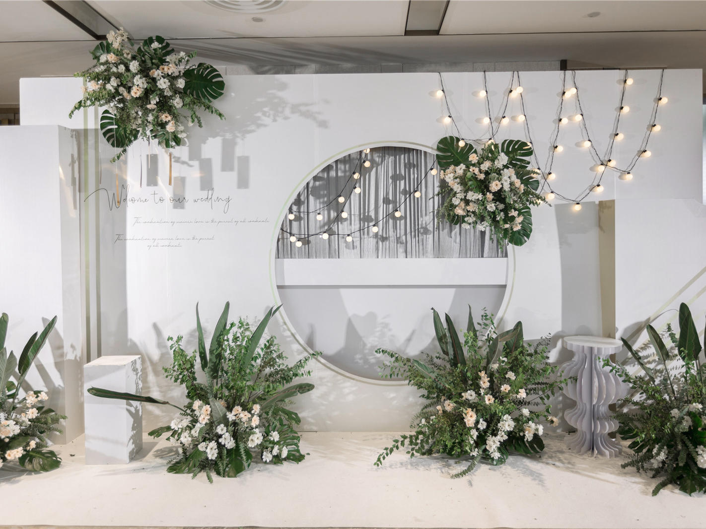 极简流行趋势/白绿婚礼策划实例