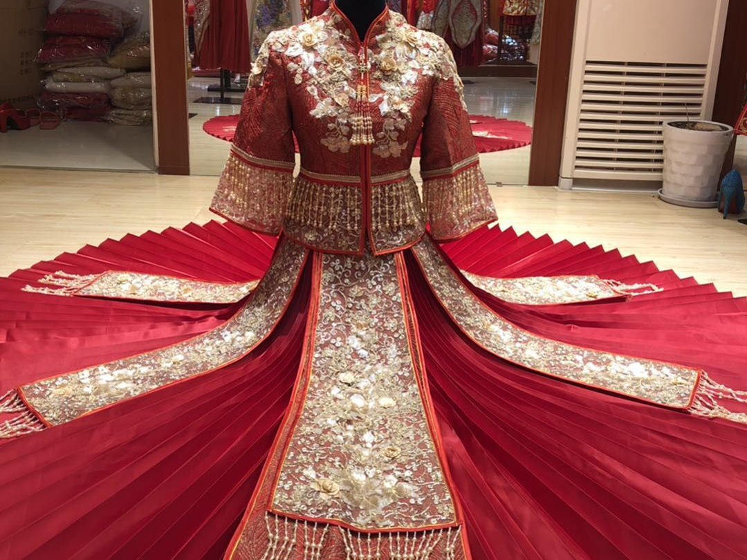 【 奢华系列套餐 】送7套服装+男款秀禾+跟妆